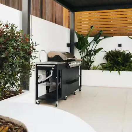 Luxury Rooftop, Private Jacuzzi With Mountain Views شقة