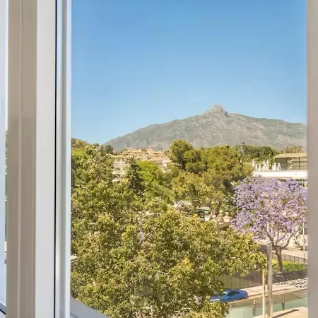 شقة Luxury Rooftop, Private Jacuzzi With Mountain Views ماربيا